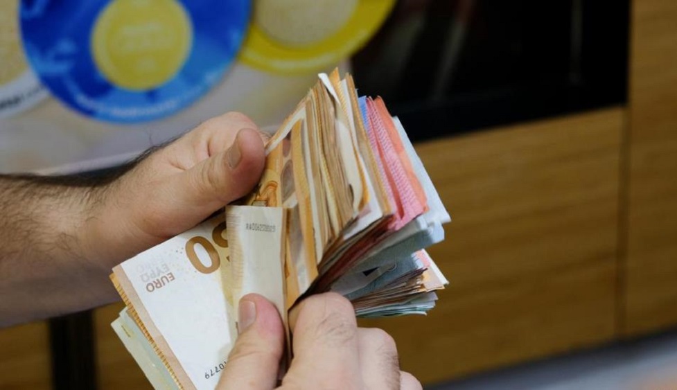 Volum i larte i monedhave te huaja ne treg, BSH: 61.1 mld leke vetem ne tetor